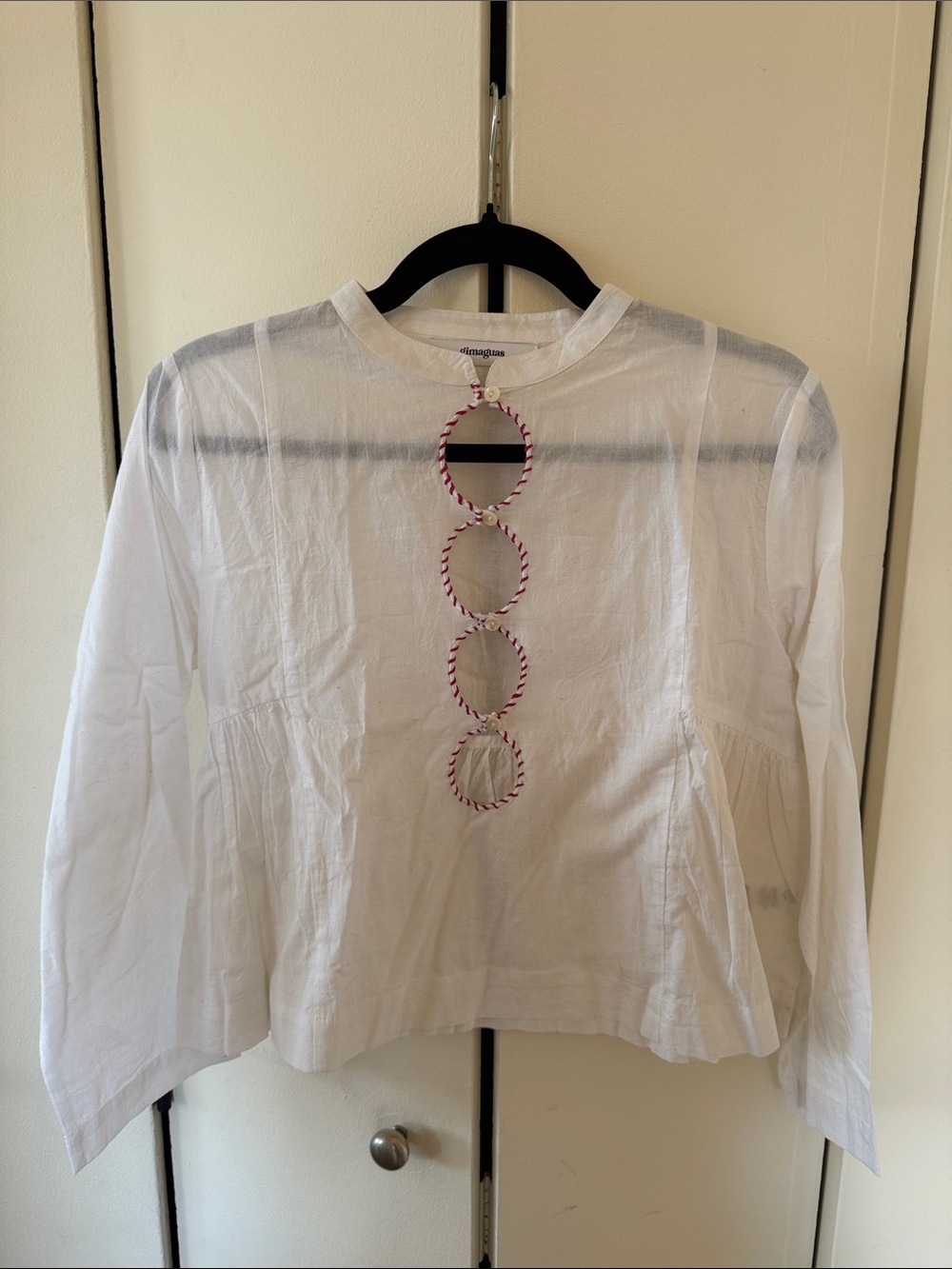 Gimaguas Rare Keyhole Top